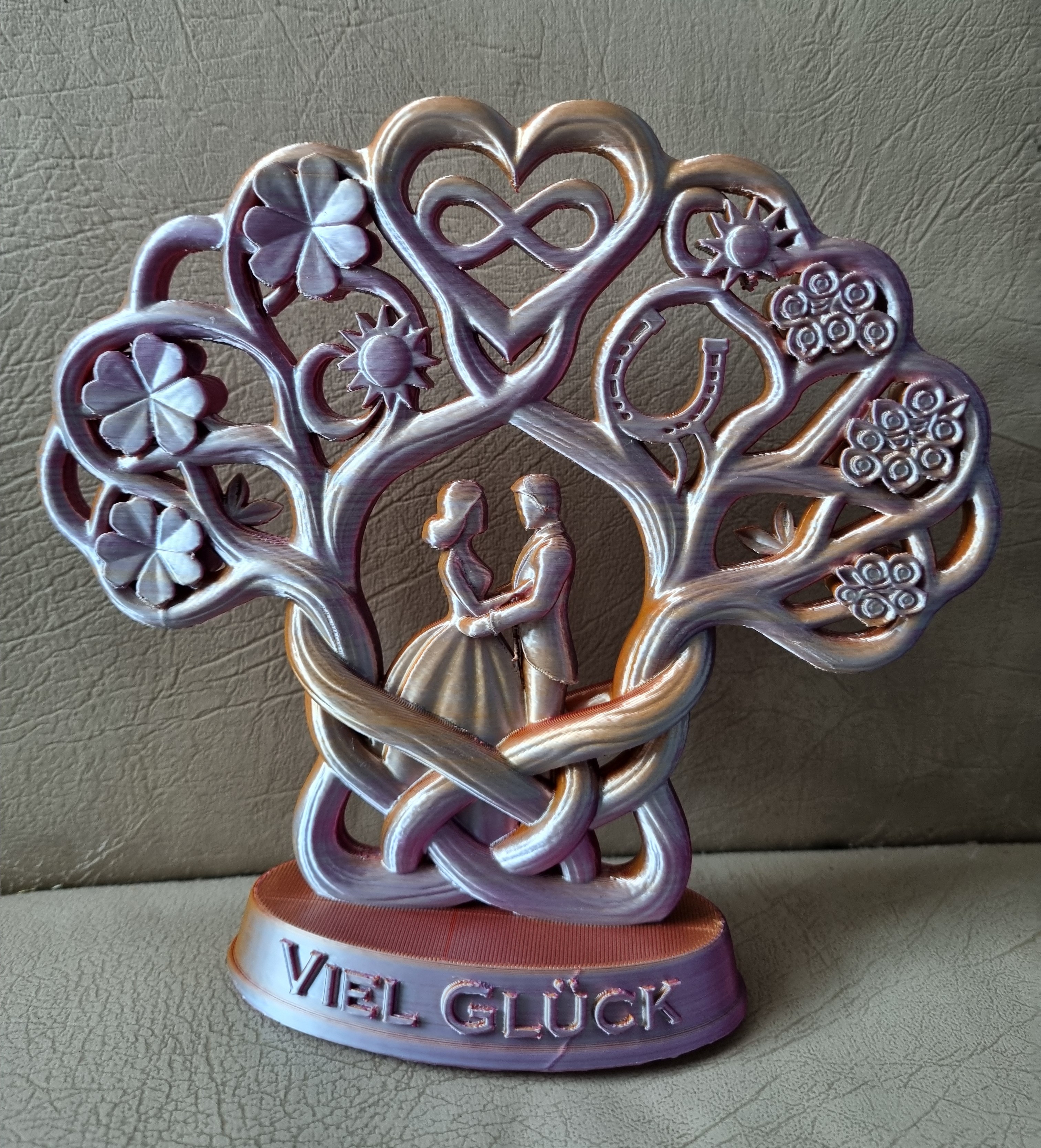 Hand in Hand fürs Leben – Symbolischer Hochzeitsbaum